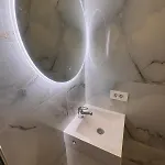 Amber Lux - Airport - Free Parking Apartman *