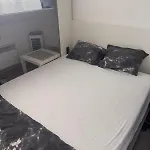 Amber Lux - Airport - Free Parking